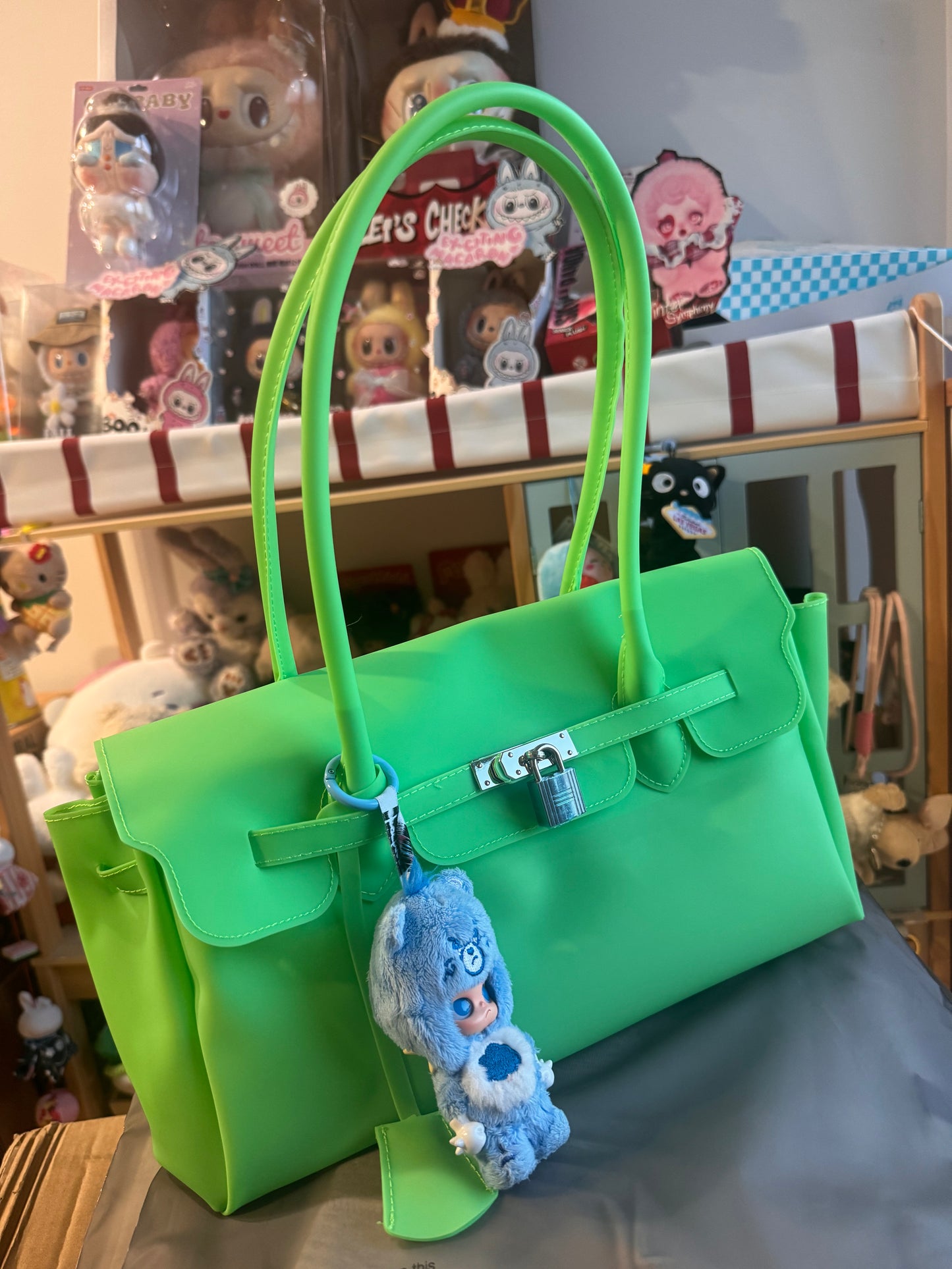 Apple Green